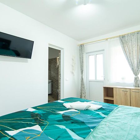 Hotel Casa Adrian Corbu  Esterno foto
