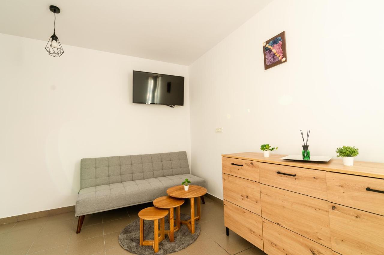 Hotel Casa Adrian Corbu  Esterno foto