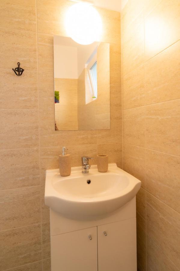 Hotel Casa Adrian Corbu  Esterno foto
