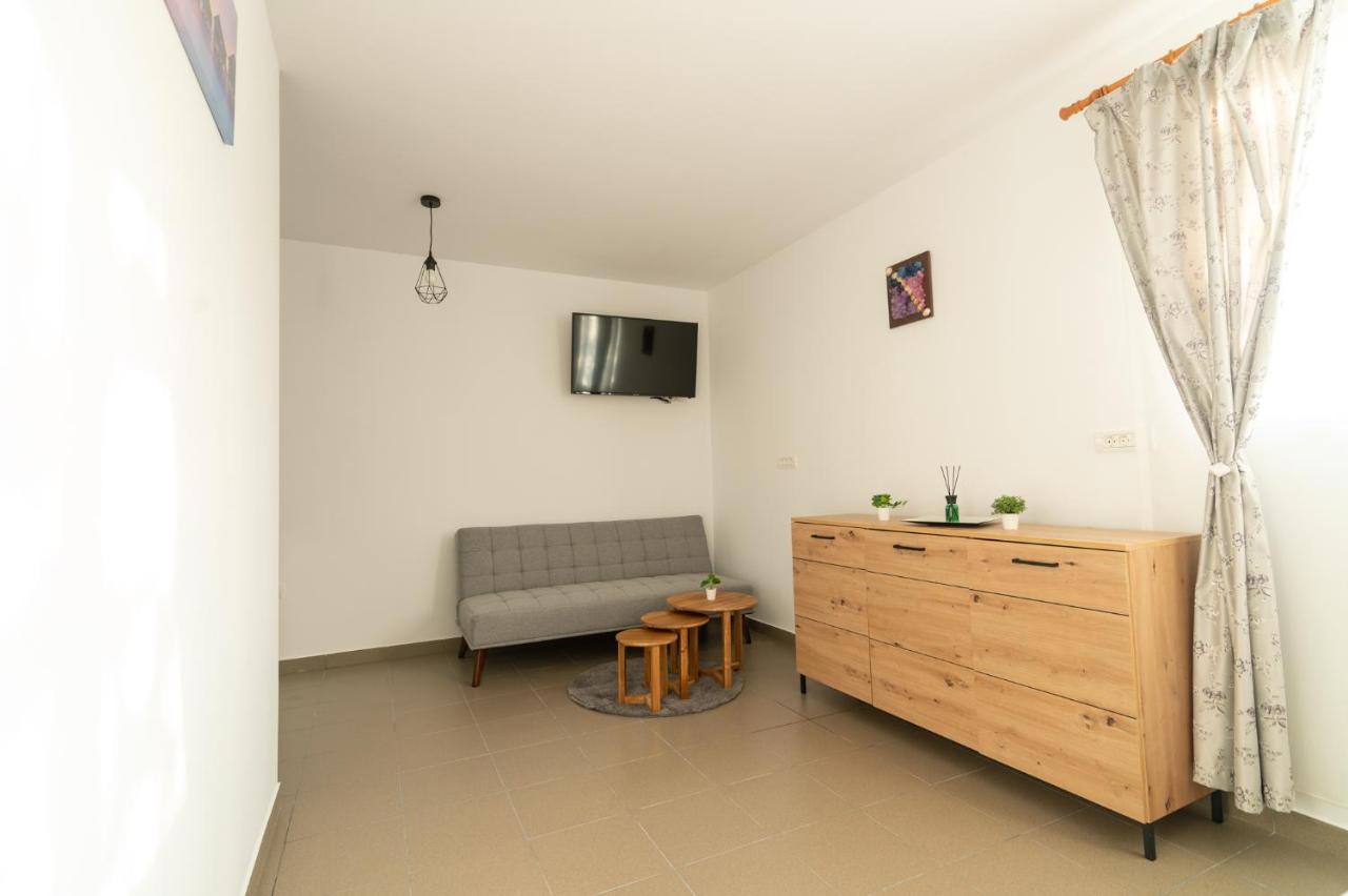 Hotel Casa Adrian Corbu  Esterno foto